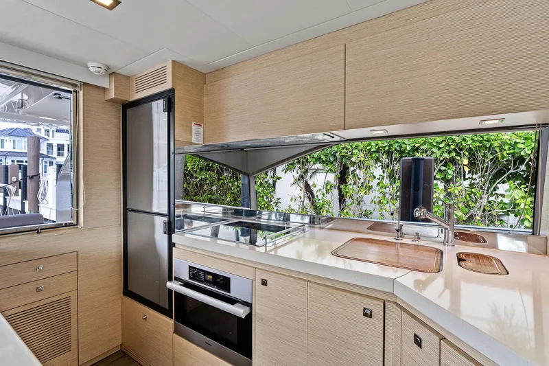 Blue Abalone Yacht Photos Pics 