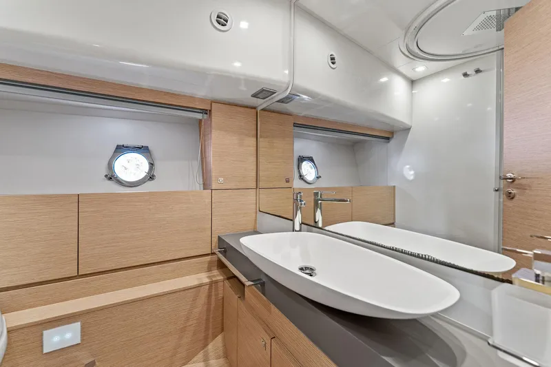 Blue Abalone Yacht Photos Pics 