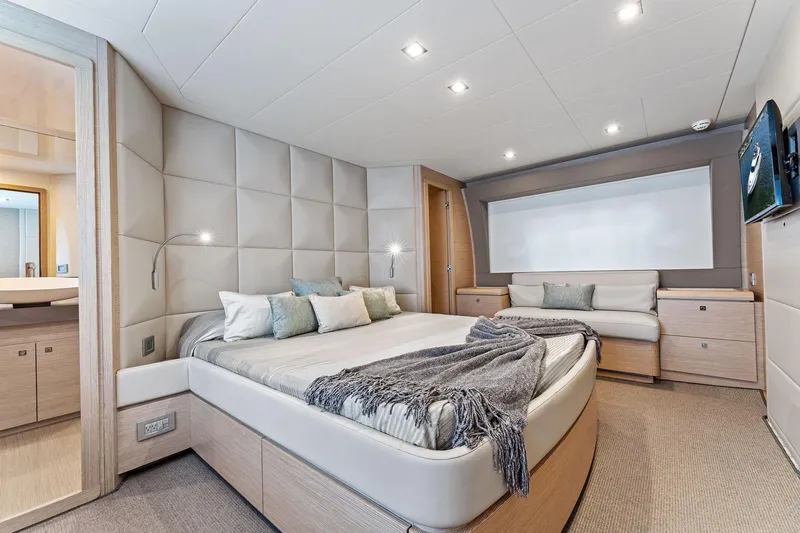 Blue Abalone Yacht Photos Pics 