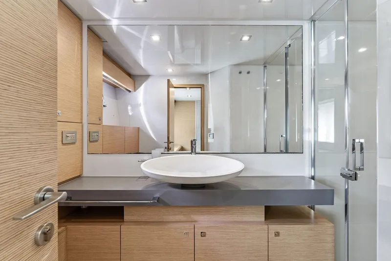 Blue Abalone Yacht Photos Pics 