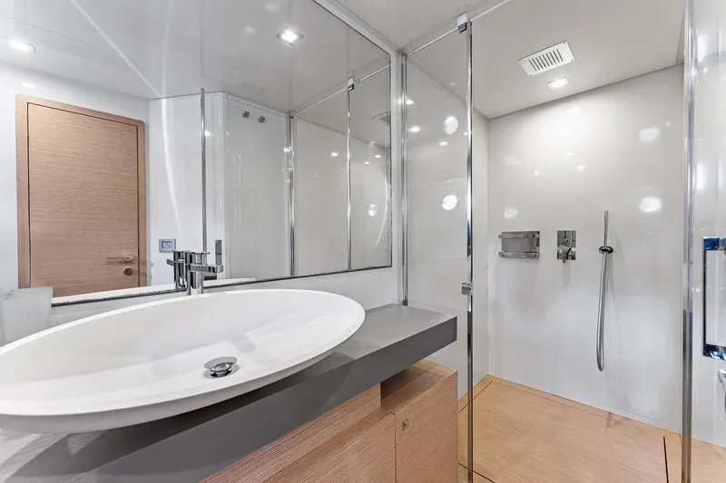 Blue Abalone Yacht Photos Pics 