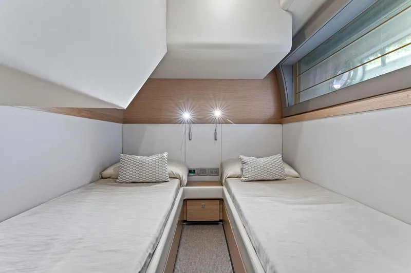 Blue Abalone Yacht Photos Pics 