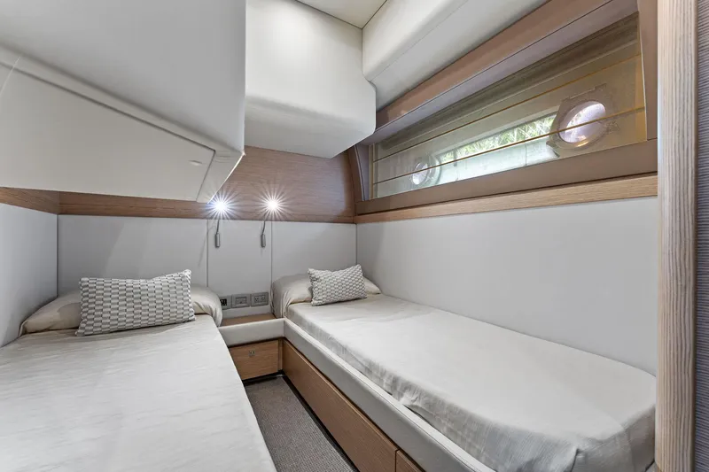 Blue Abalone Yacht Photos Pics 