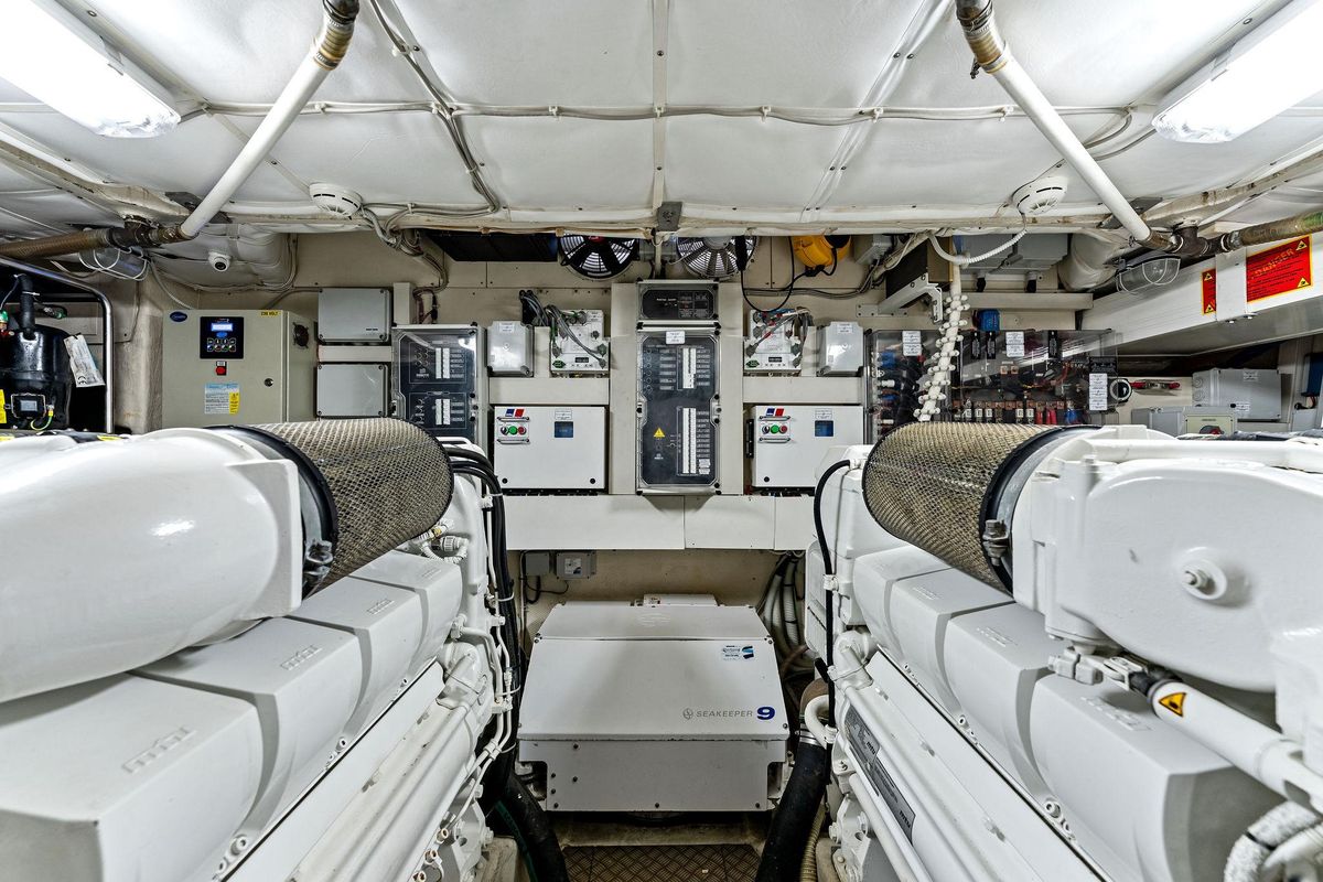 2015 Ferretti Yachts 69 