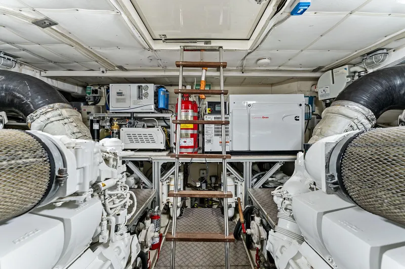 Blue Abalone Yacht Photos Pics 