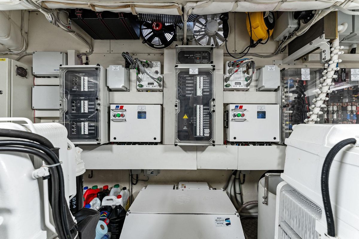 2015 Ferretti Yachts 69 