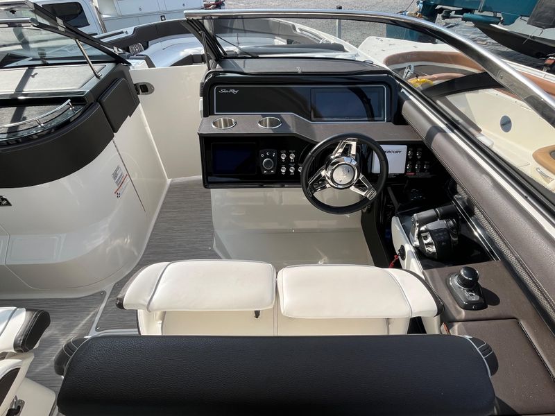 2017 Sea Ray SLX 310