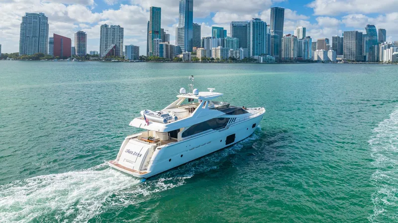 Hoya Saxa Yacht Photos Pics 