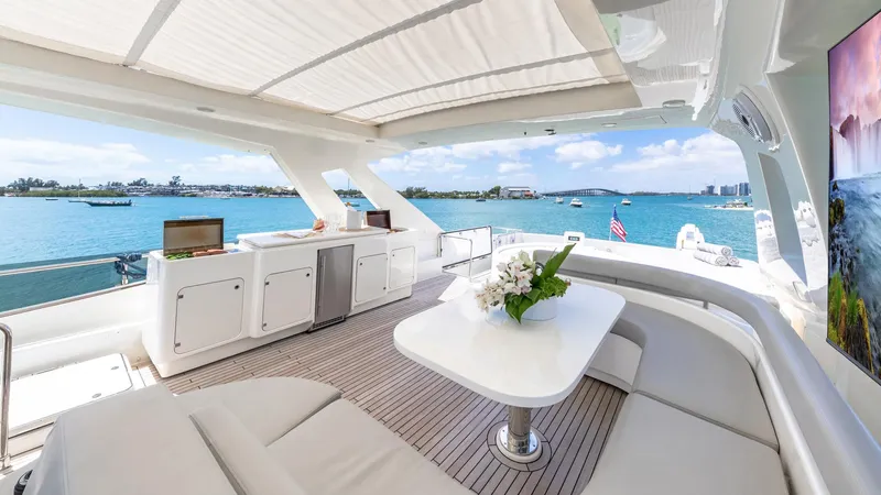 Hoya Saxa Yacht Photos Pics 