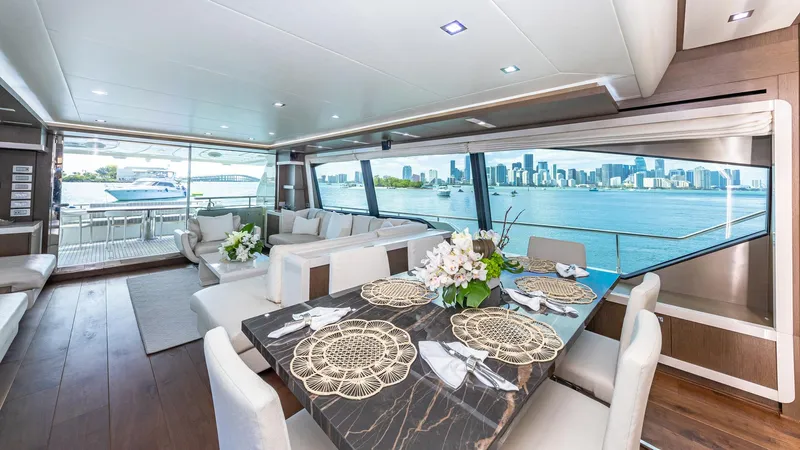 Hoya Saxa Yacht Photos Pics 