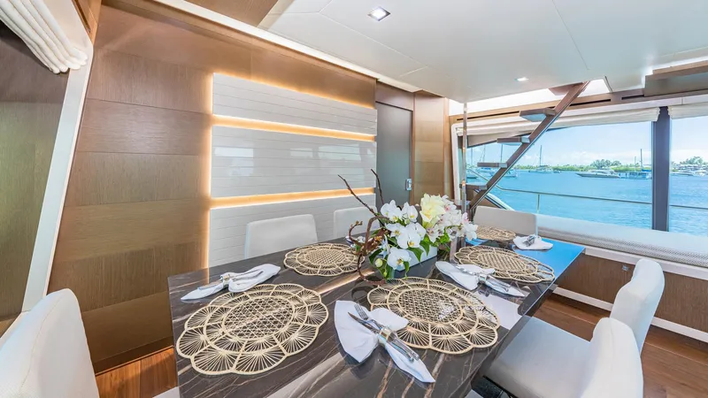 Hoya Saxa Yacht Photos Pics 