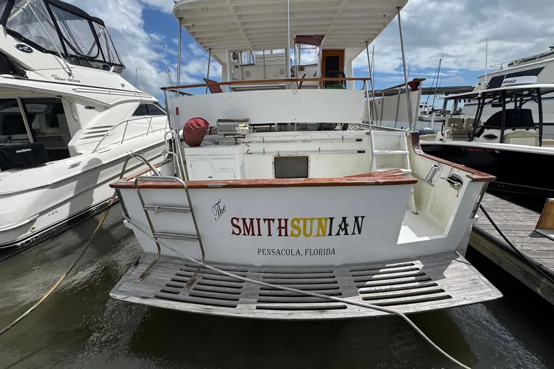 The Smithsunian Yacht Photos Pics 1989 DeFever 49 CPMY yacht docked, named "The Smithsonian," Pensacola, Florida.