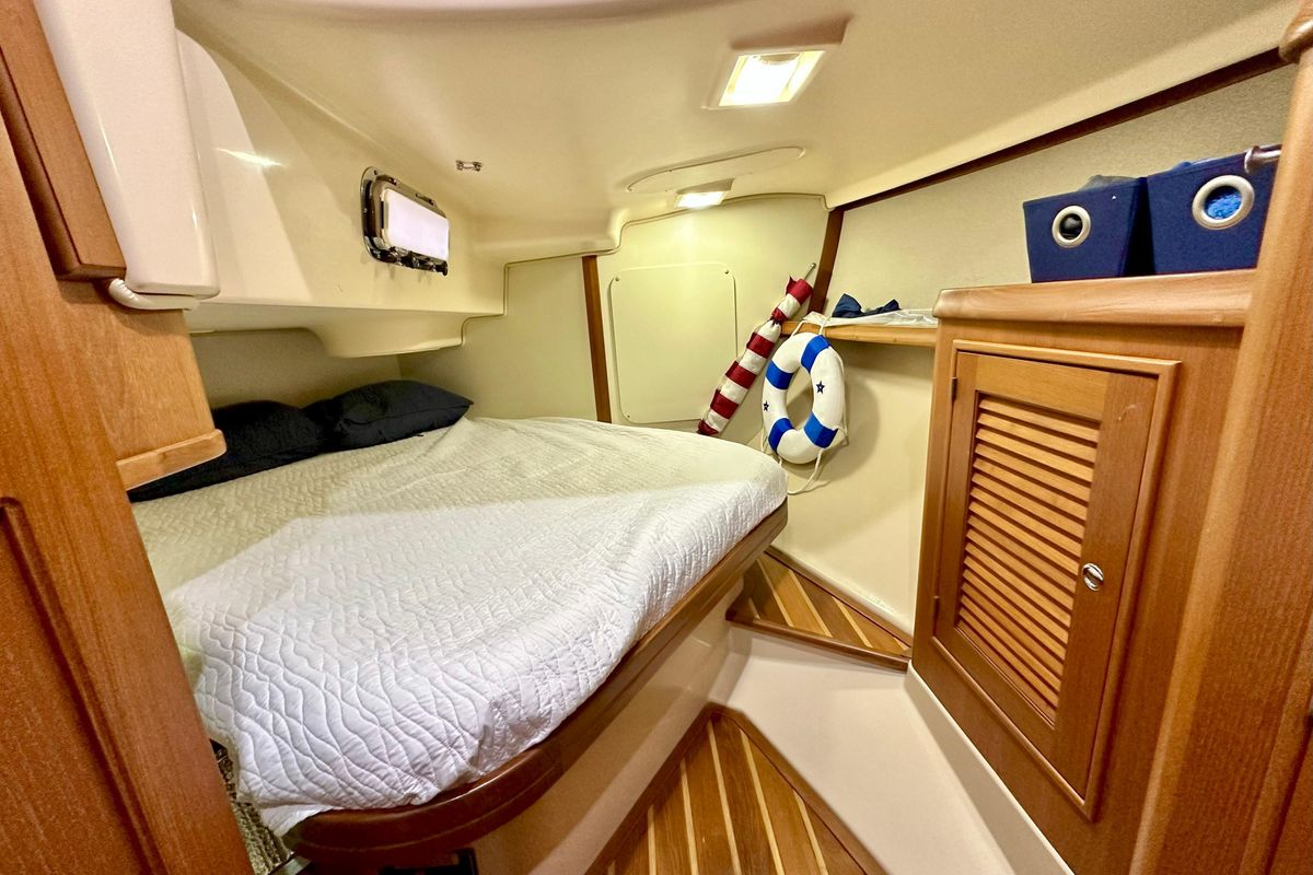 2006 Island Packet 44 