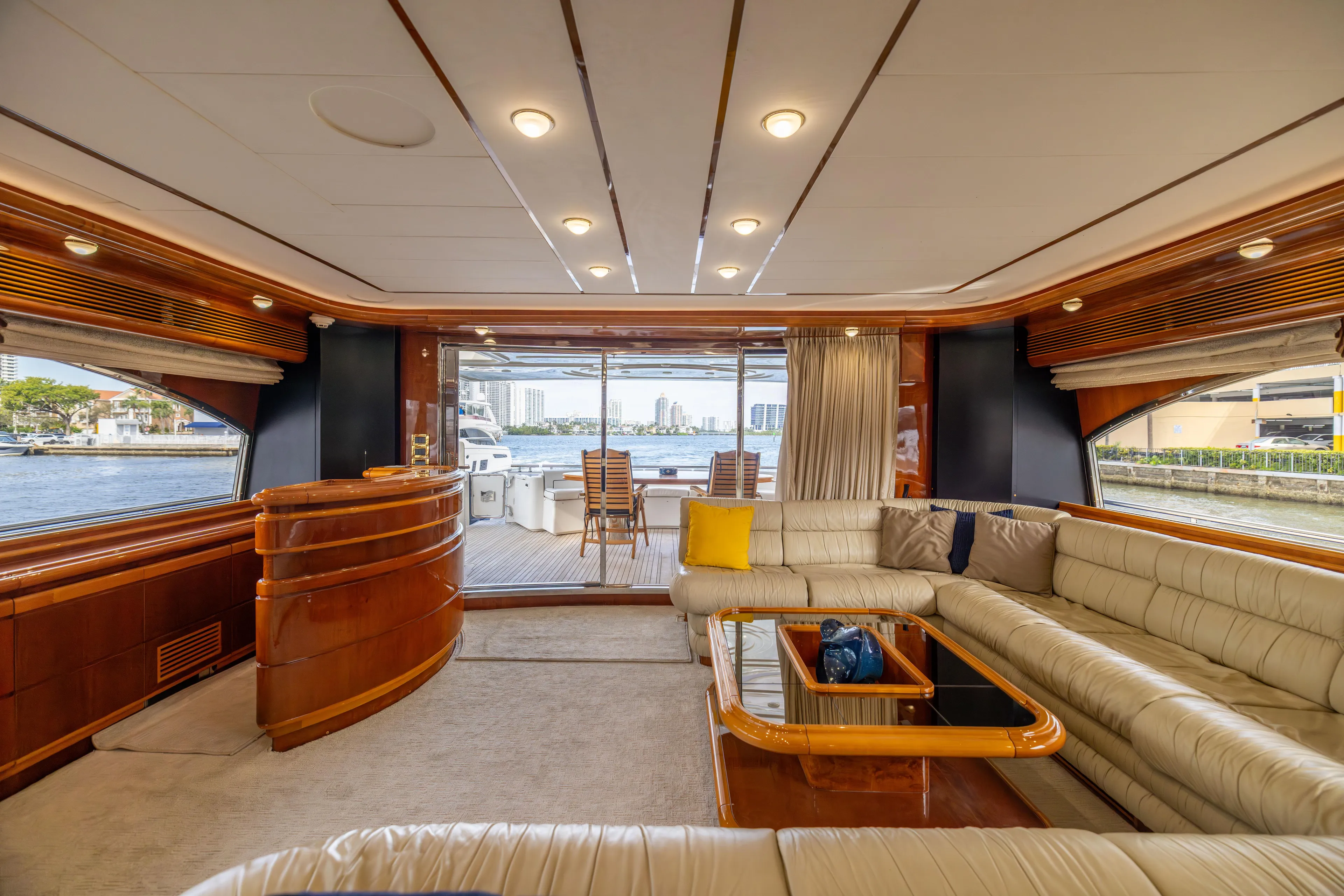 Dreamchaser Yacht Photos Pics Ferretti 94 Dreamchaser - Interior Salon