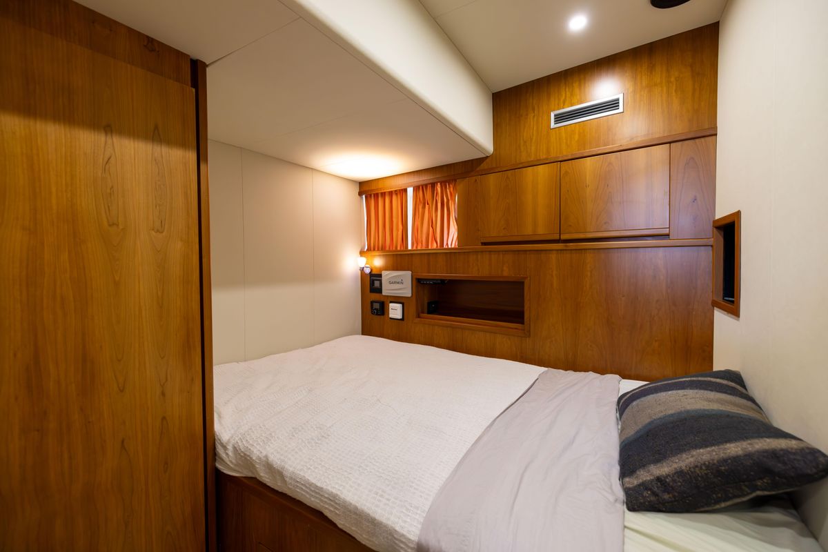 2001 Ferretti Yachts 94 