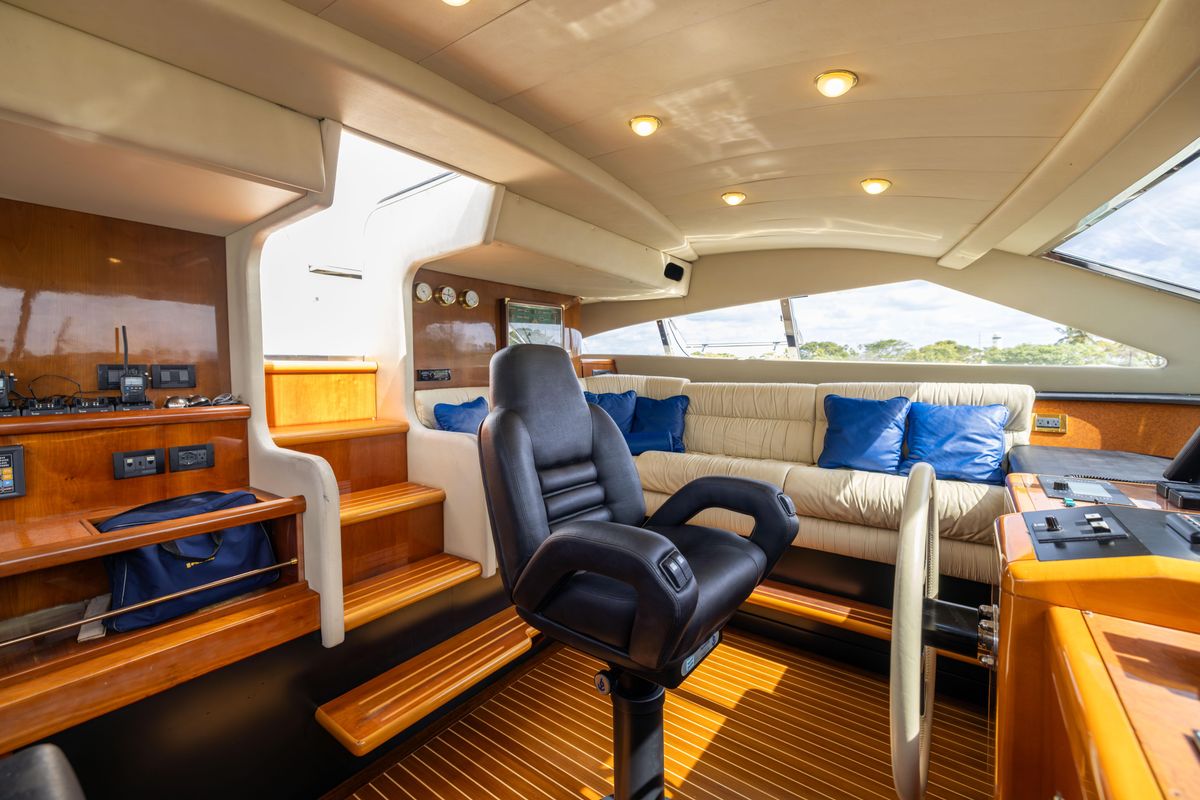 2001 Ferretti Yachts 94 