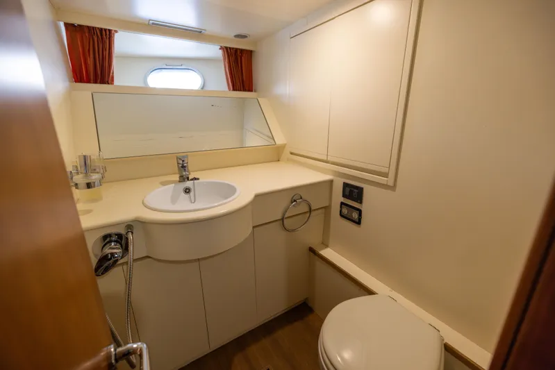 Dreamchaser Yacht Photos Pics Ferretti 94 Dreamchaser - Interior Crew Quarters