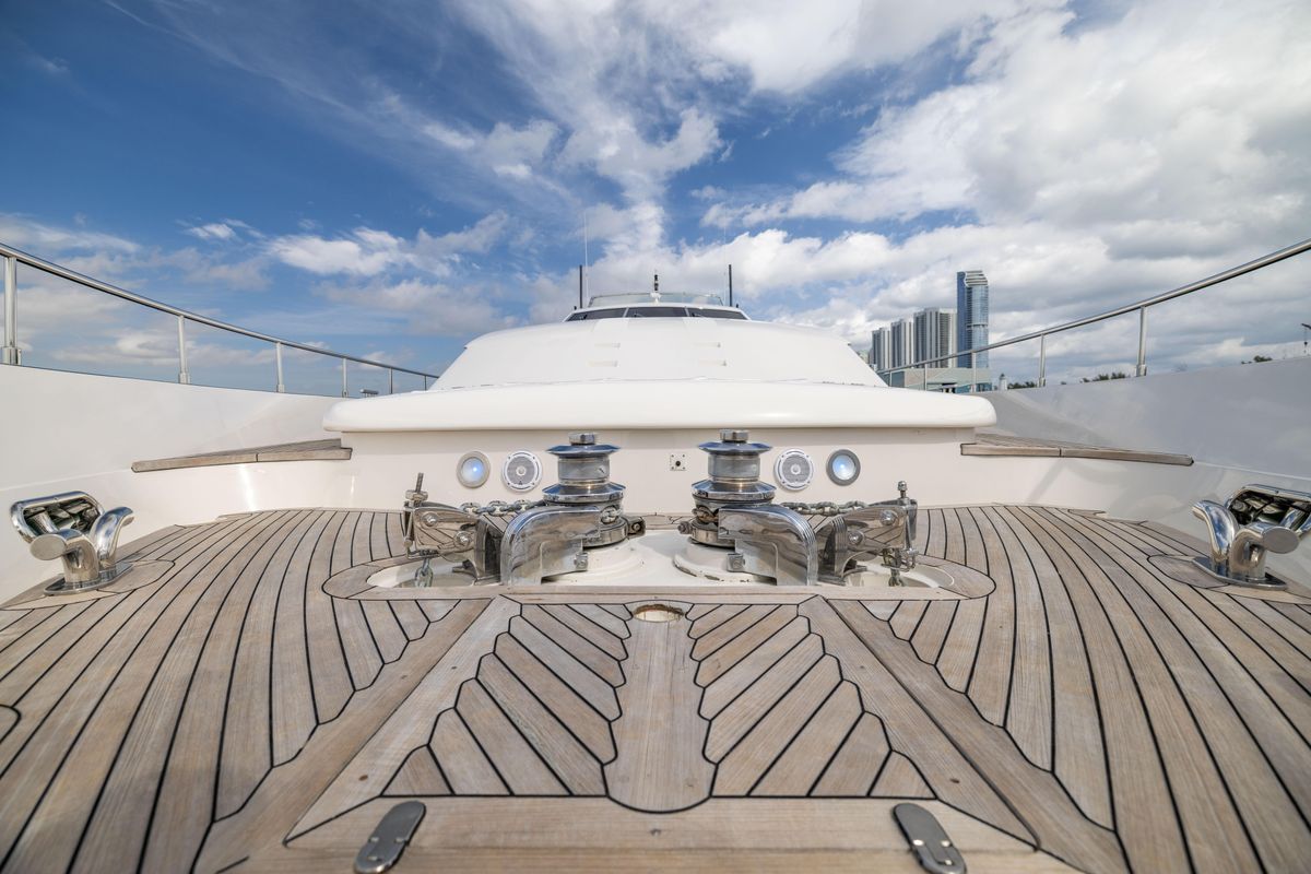 2001 Ferretti Yachts 94 