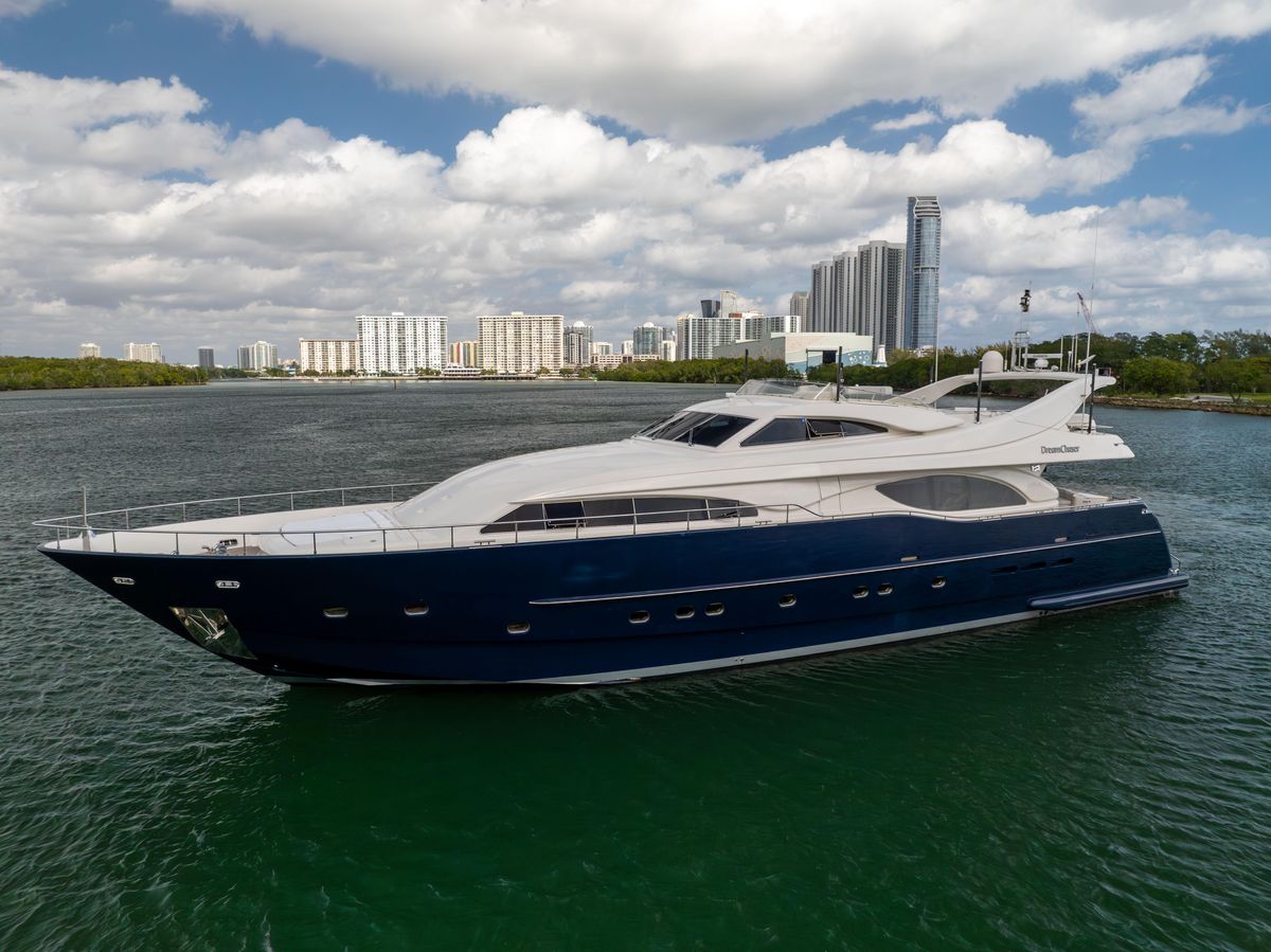 2001 Ferretti Yachts 94 