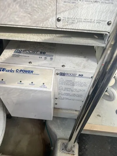 Roweboat Yacht Photos Pics Charles C-Power ISO Boost 50 unit in a 2006 Carver Voyager boat.