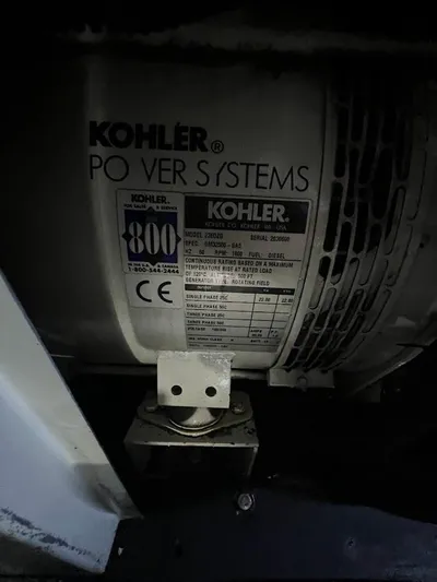 Roweboat Yacht Photos Pics Kohler power system in 2006 Carver Voyager, showcasing model and specifications.