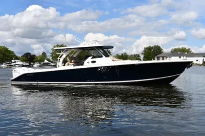 Pursuit S 408 Sport