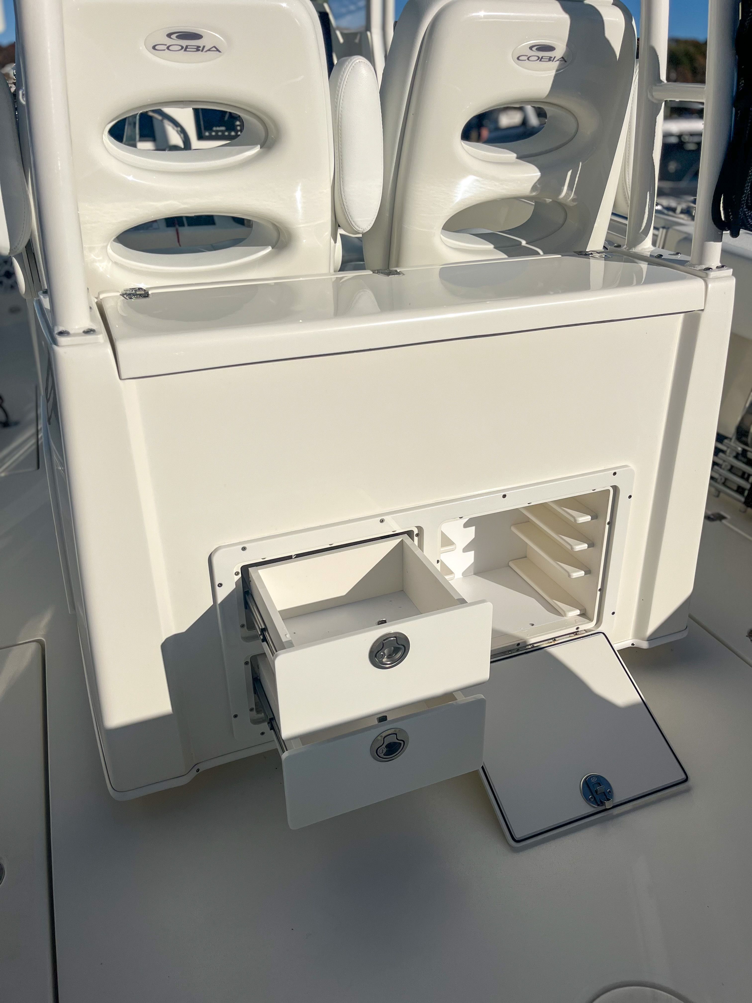 2024 COBIA 301 CC - Image 7