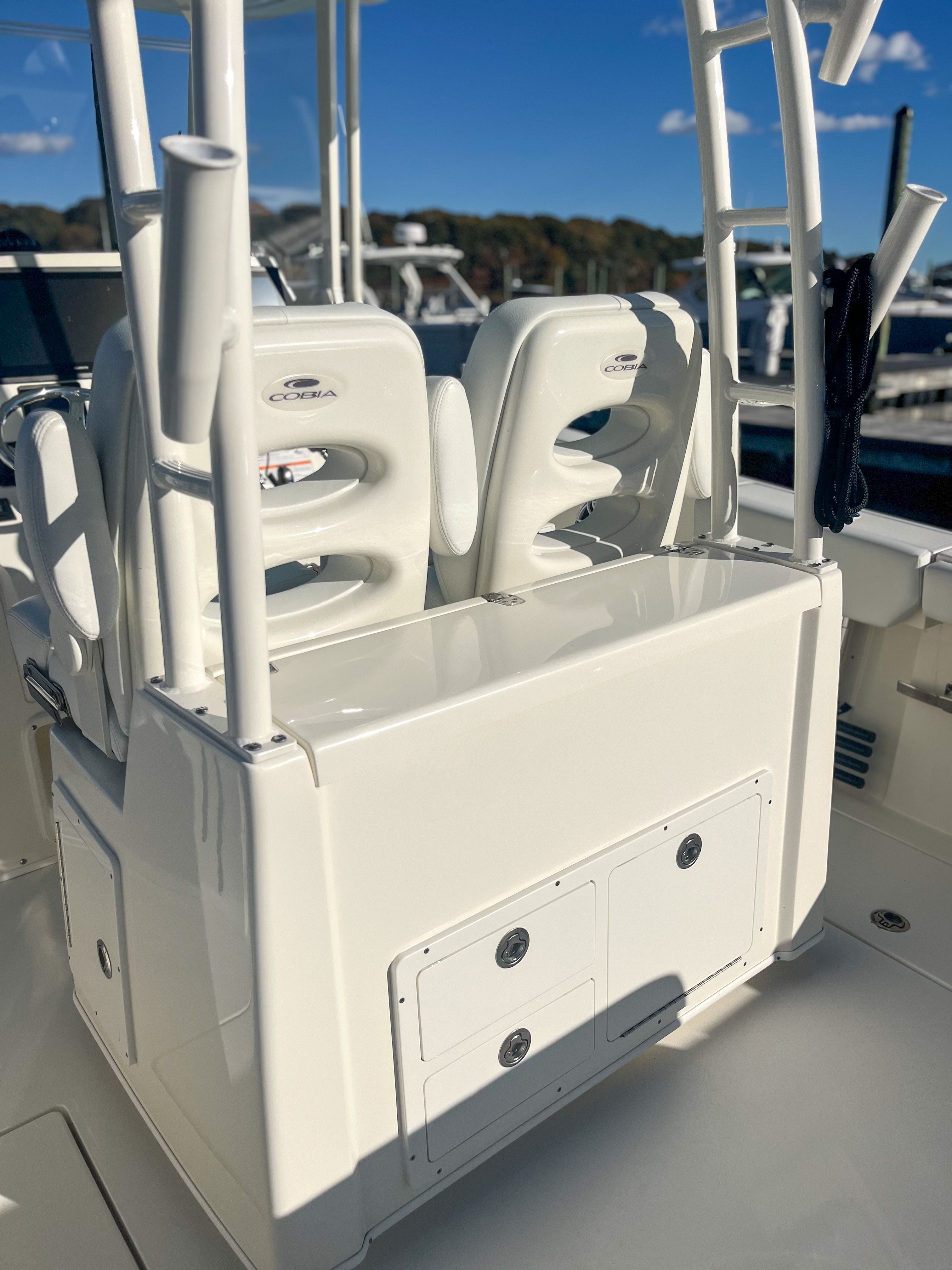 2024 COBIA 301 CC - Image 6