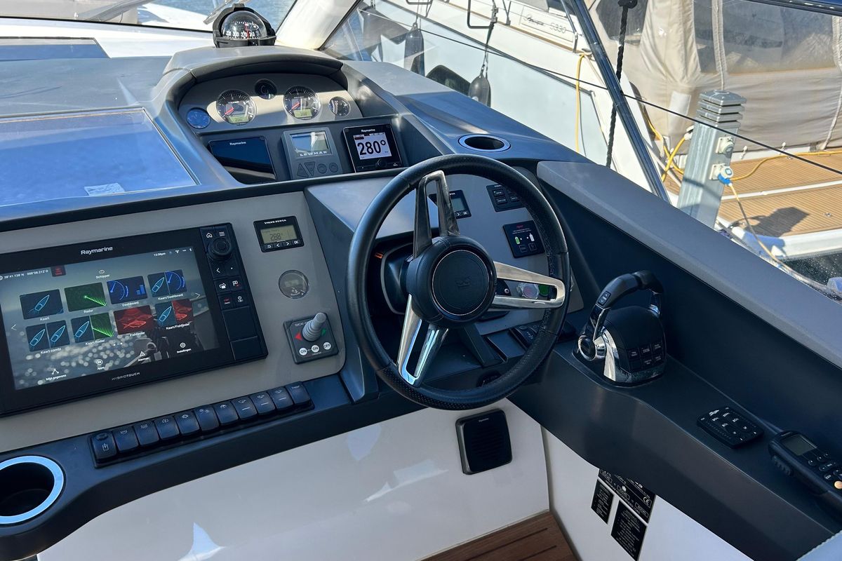 2018 Princess 42 