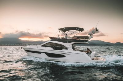 Sessa Marine F-42 Fly