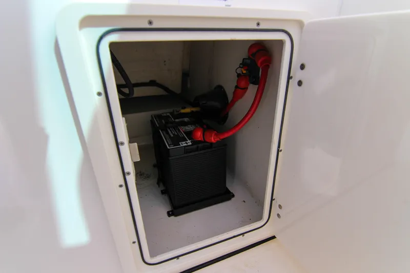 Endeavor Yacht Photos Pics Battery compartment of 2023 Pursuit DC 295 Dual Console boat.