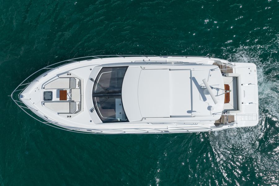 2019 Cruisers Yachts 50 Cantius