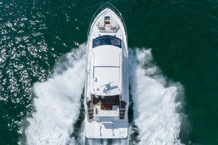 2019-50-cruisers-yachts-50-cantius