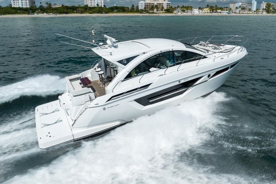 2019 Cruisers Yachts 50 Cantius