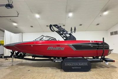 Malibu Wakesetter 24 MXZ