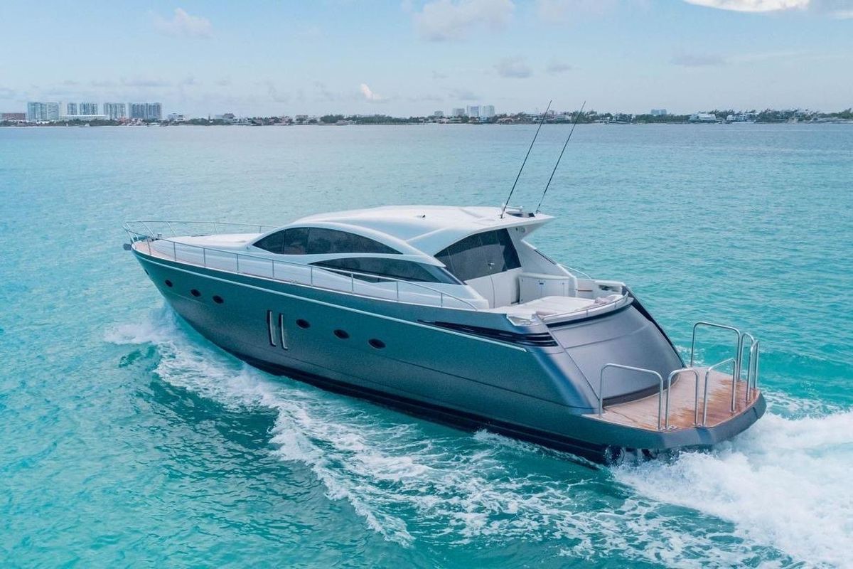 2007 Pershing 62 