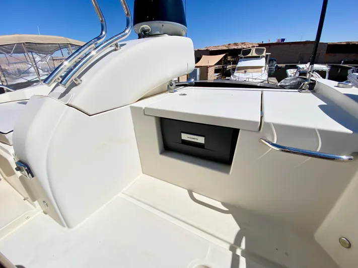 Revenant Yacht Photos Pics 