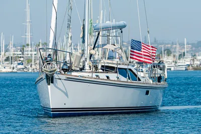 Hylas 56