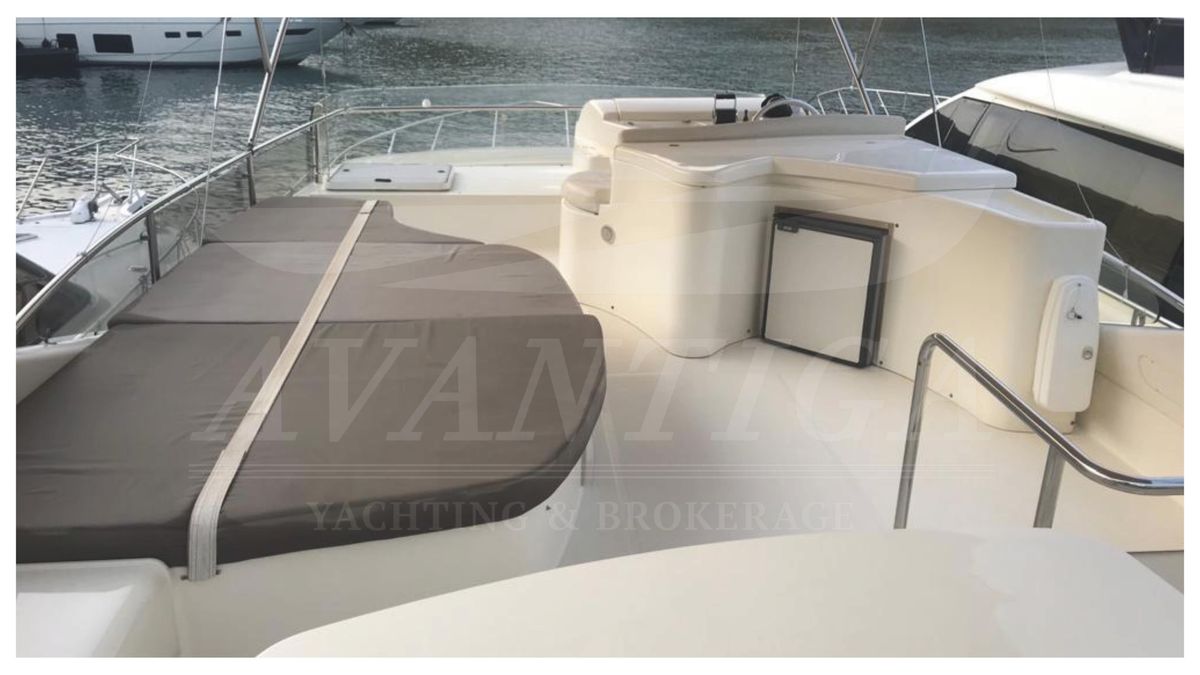 2000 Ferretti Yachts 63 