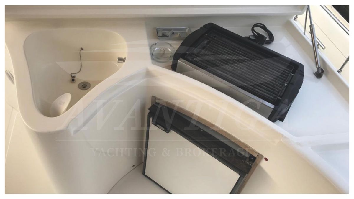 2000 Ferretti Yachts 63 