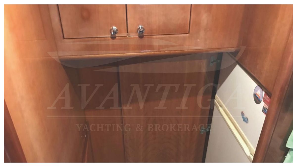2000 Ferretti Yachts 63 