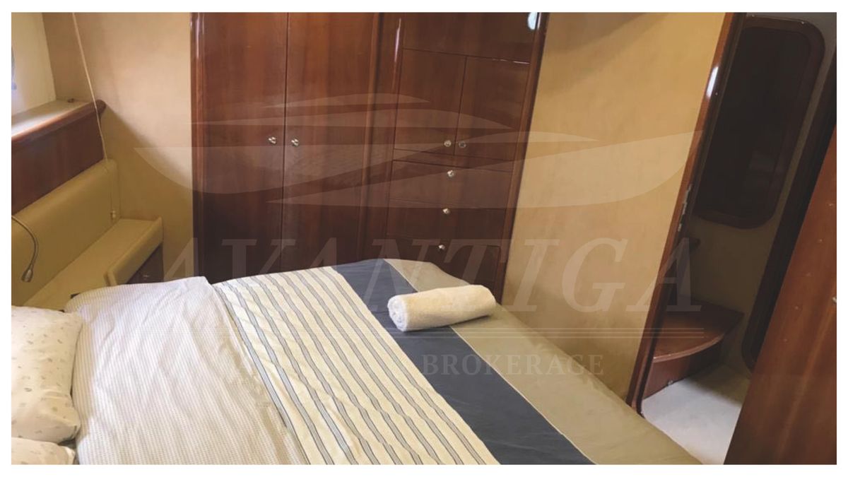2000 Ferretti Yachts 63 