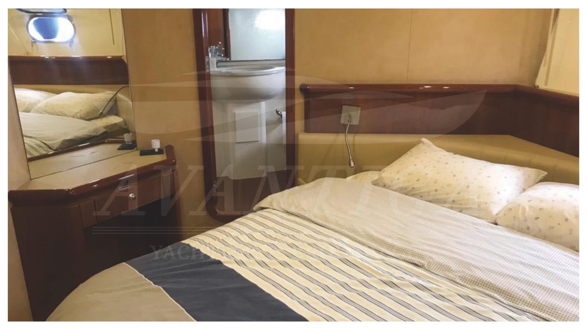 2000 Ferretti Yachts 63 