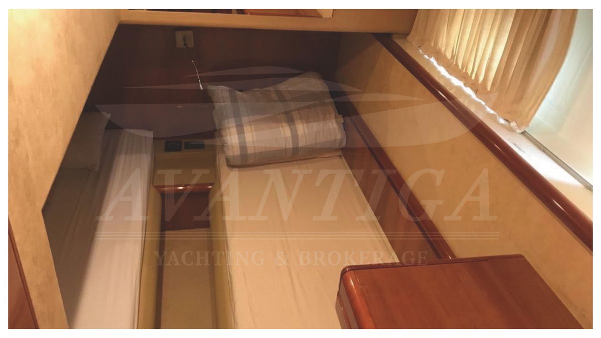 2000 Ferretti Yachts 63 