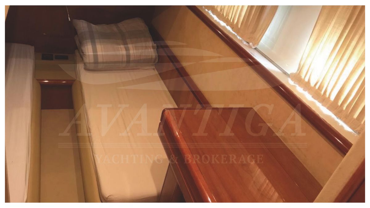 2000 Ferretti Yachts 63 