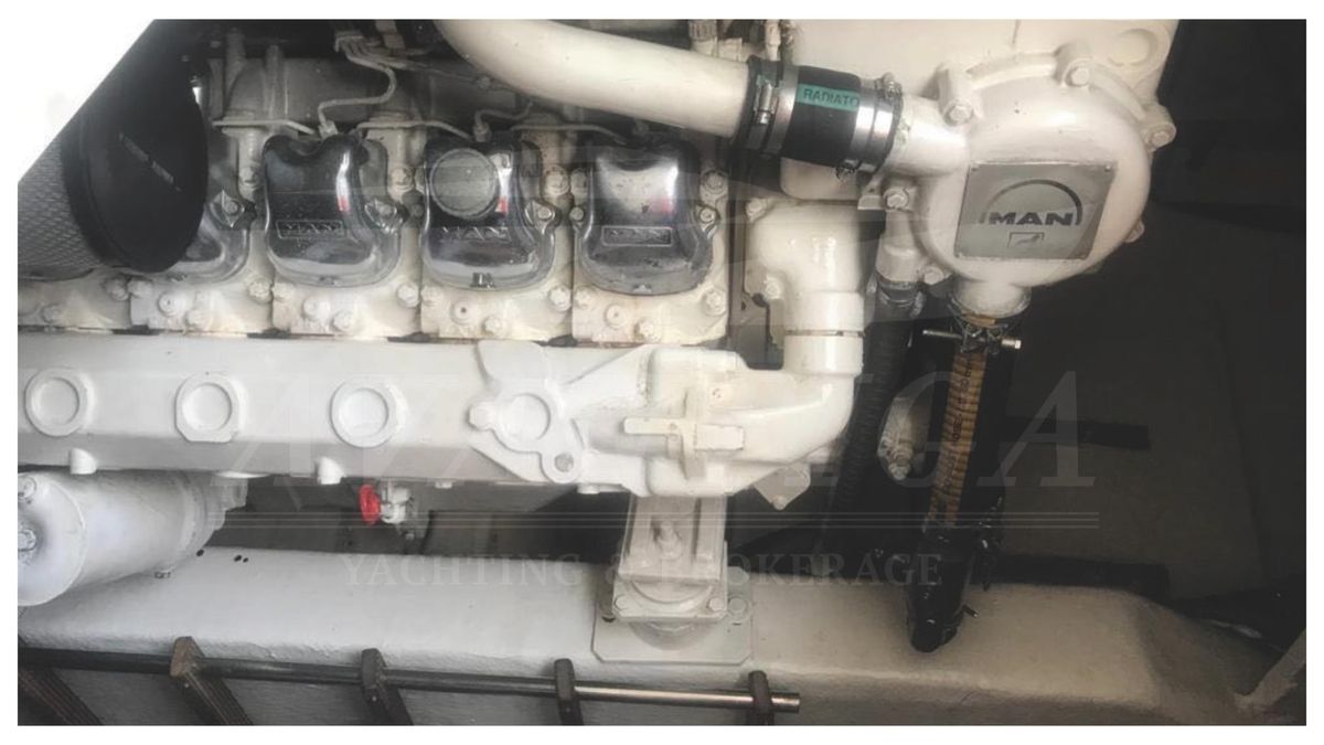 2000 Ferretti Yachts 63 