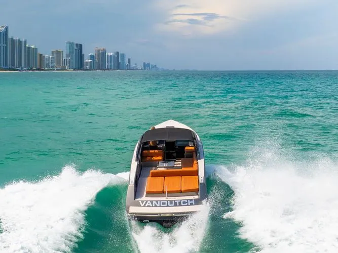  Yacht Photos Pics 2015 Vandutch 40 - Image 4