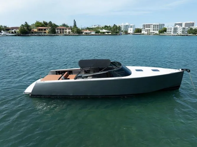  Yacht Photos Pics 2015 Vandutch 40 - Image 5