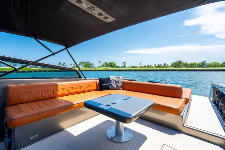  Yacht Photos Pics 2015 Vandutch 40 - Image 15