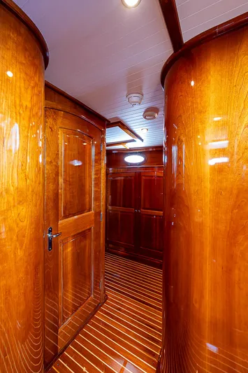 Hooligan VI Yacht Photos Pics Luxurious wooden interior of 2005 Hinckley Talaria 55 MY yacht.